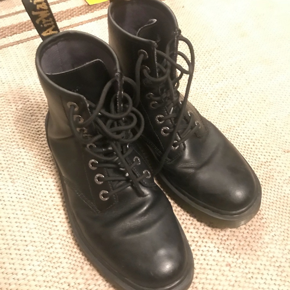 Dr martens 1460 size 9 in men’s